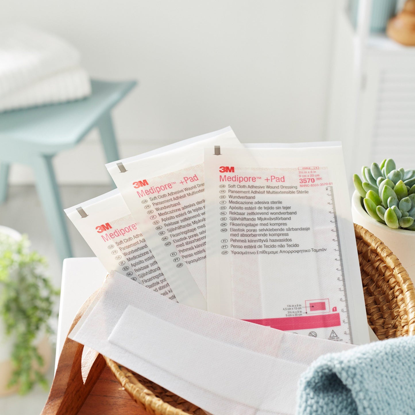 3M™ Medipore™ + Pad Soft Cloth Adhesive Dressing, 3½ x 8 Inch 3570