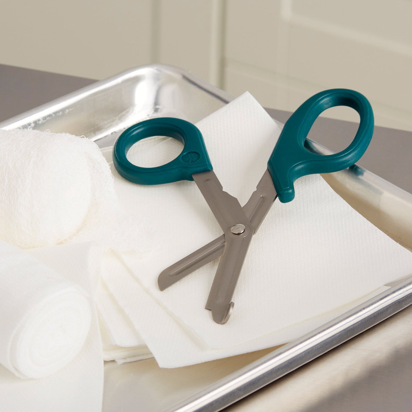 McKesson Medicut™ Trauma Shears, Green, 7.25 Inch Length 320DGMM