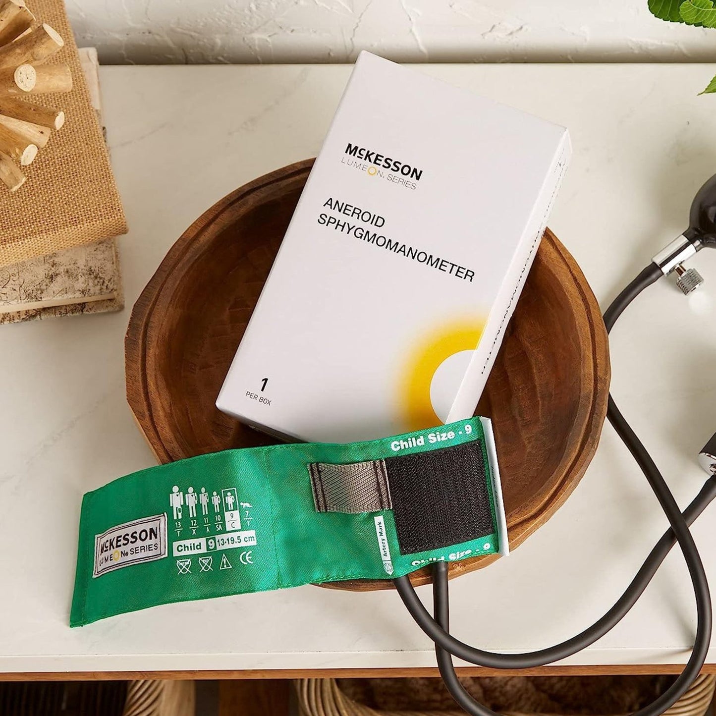 McKesson Lumeon™ Aneroid Sphygmomanometer 01-700-9CGRGM