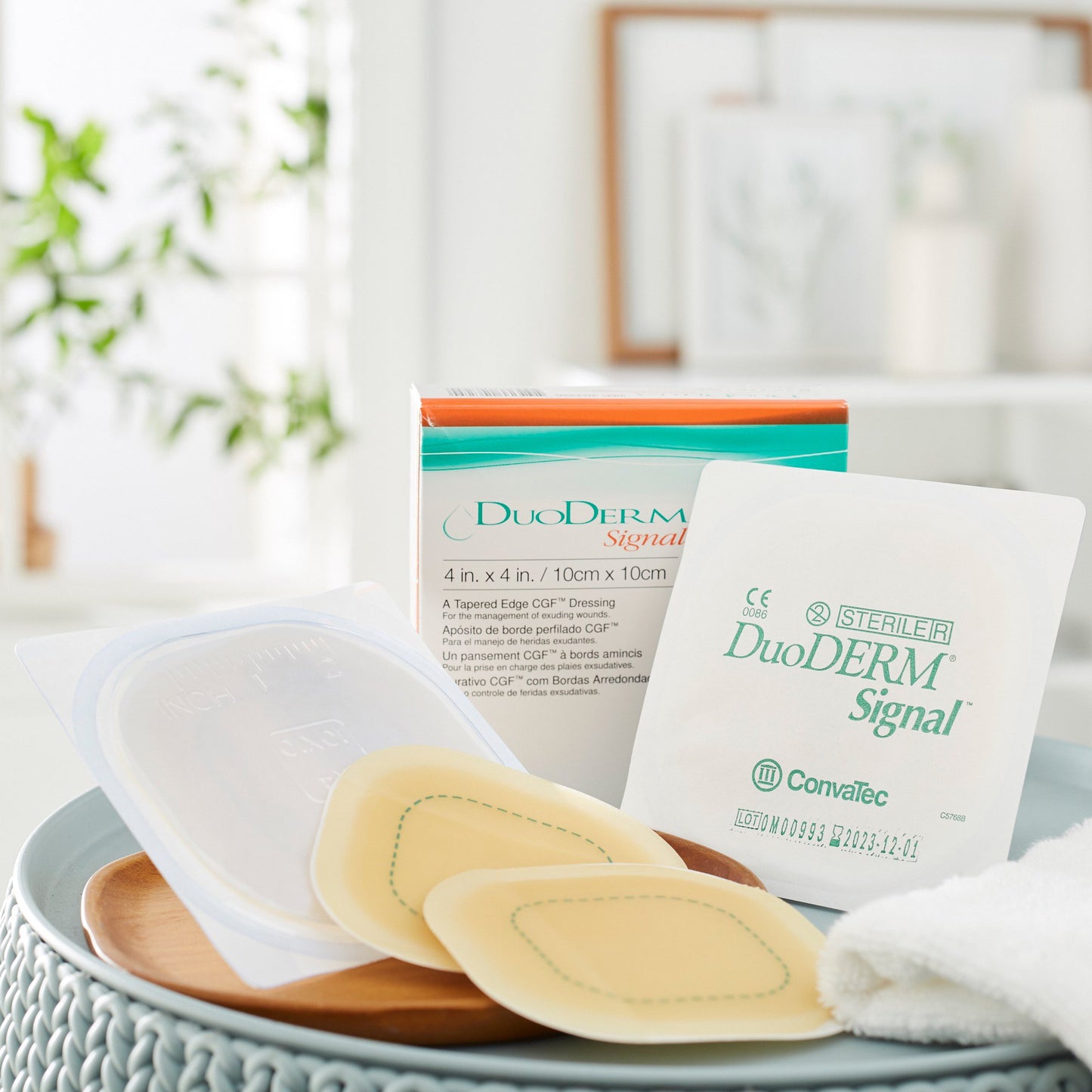 DuoDerm® Signal® Hydrocolloid Dressing, 4 x 4 Inch 403326