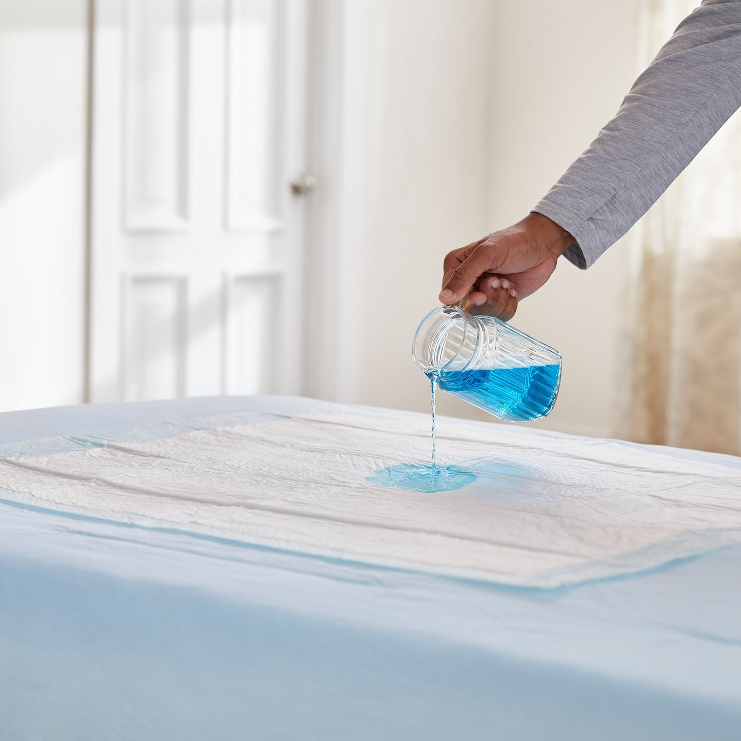 McKesson Super Moderate Absorbency Underpad, 30 x 36 Inch - 60 ct. UPMD3036