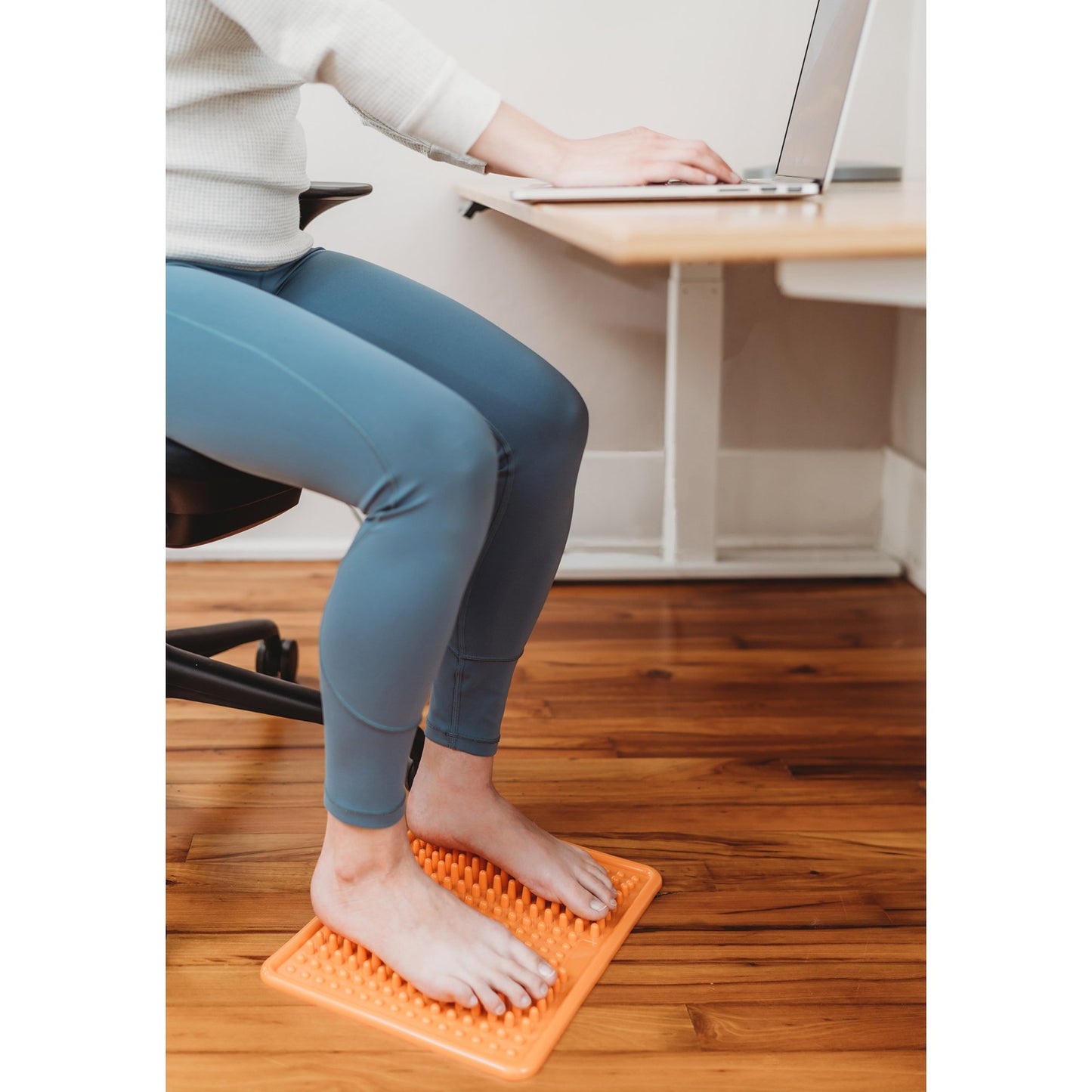 Kanjo Acupressure Foot Pain Relief Mat KANFOOTO