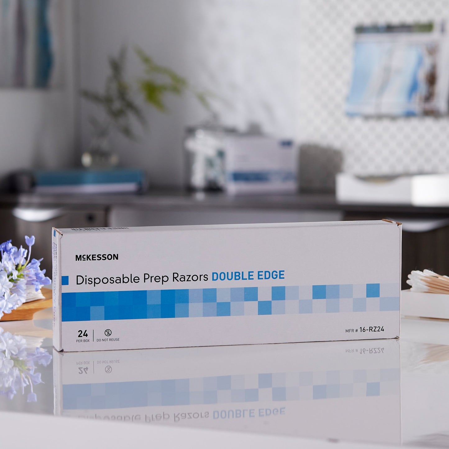 McKesson Single-Blade Razor, Double-Edged, Disposable 16-RZ24