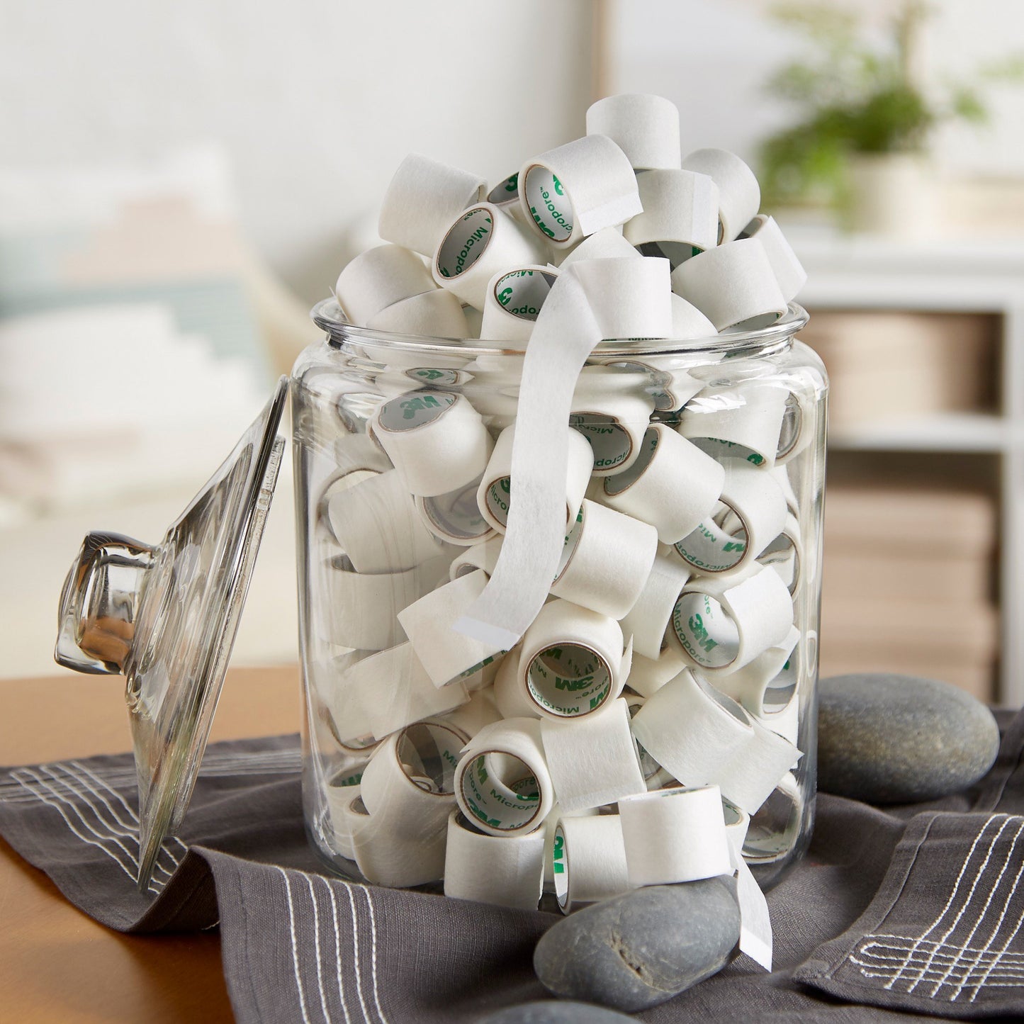 3M™ Micropore™ Paper Medical Tape, 1 Inch x 1-1/2 Yard, White 1530S-1