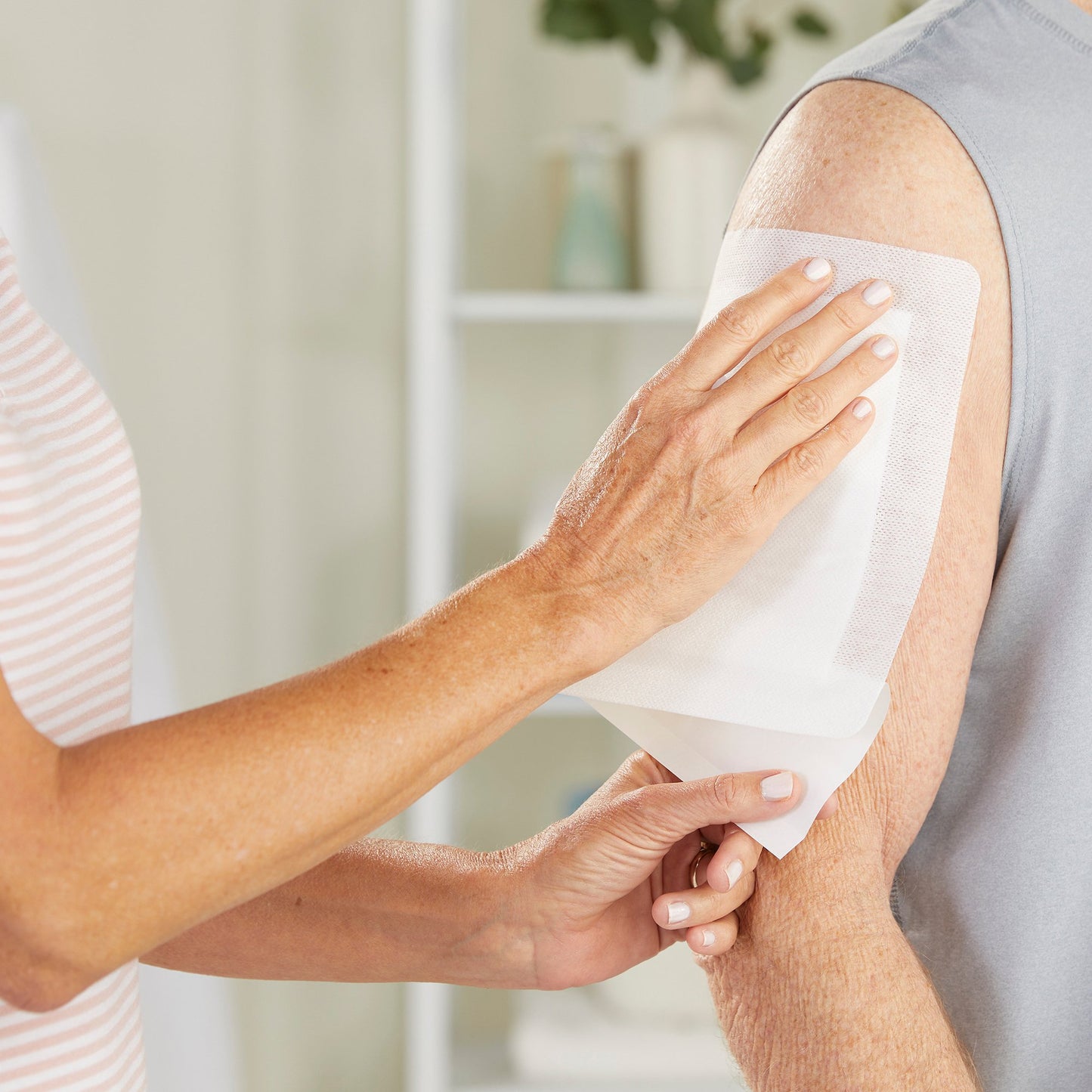 McKesson White Adhesive Dressing, 6 x 8 Inch 16-89068