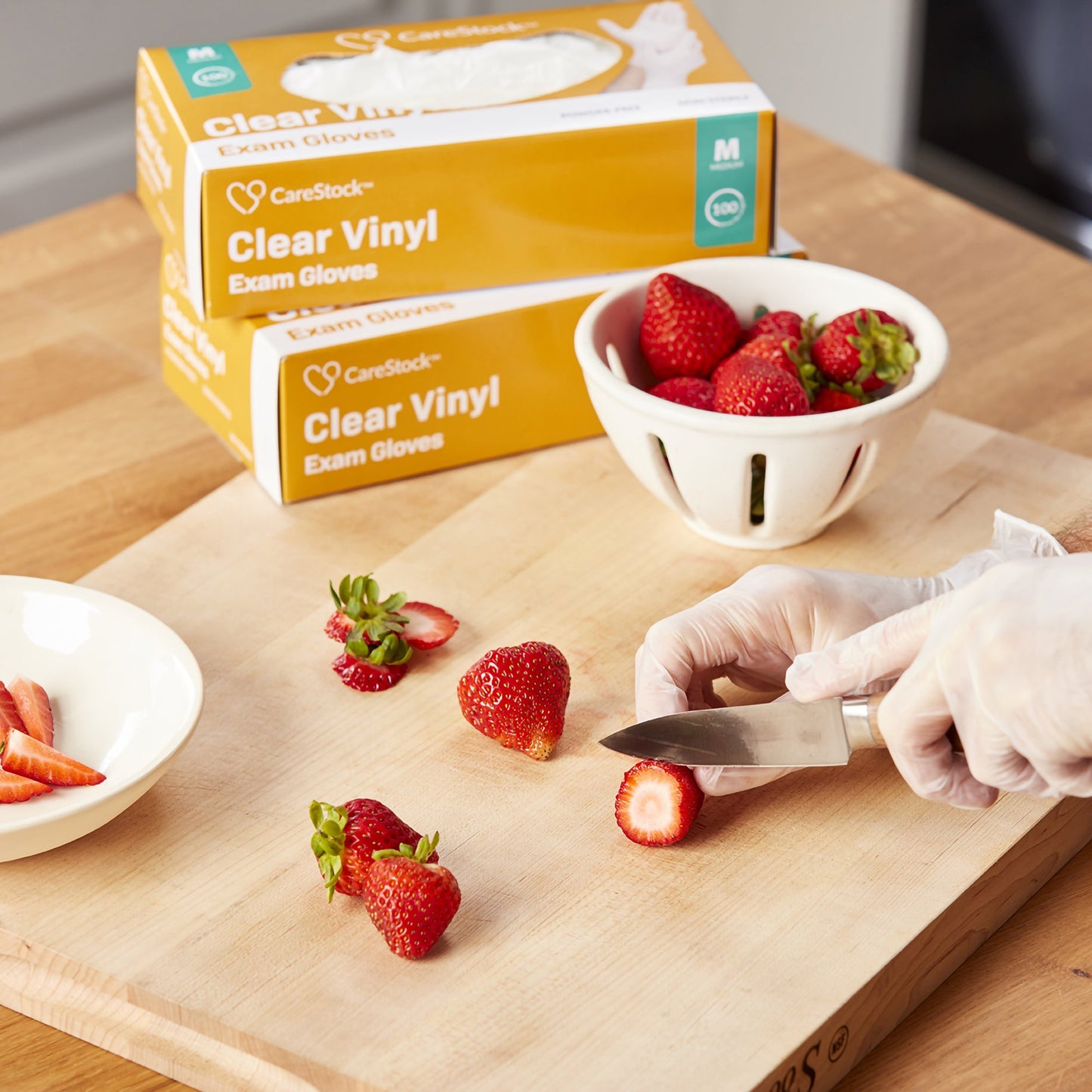 CareStock™ Vinyl Exam Glove, Medium, Ivory CS2594