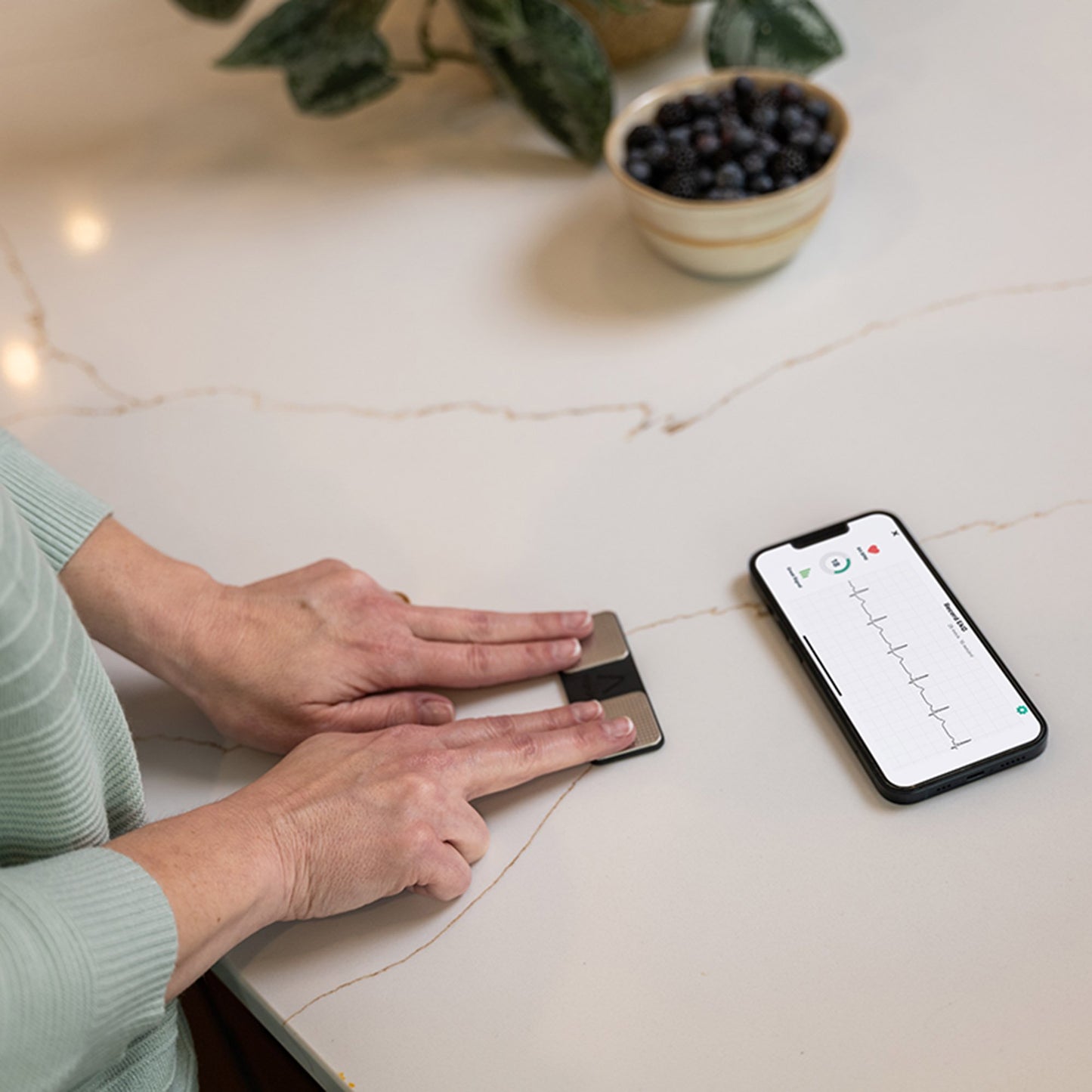 KardiaMobile® Electrocardiograph AC-009-UA-C