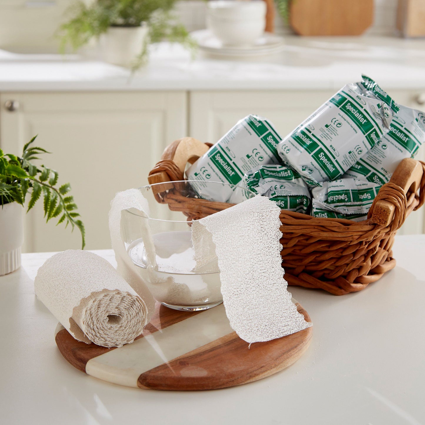 Specialist® Plaster Bandage, 4 Inch x 5 Yard 7367