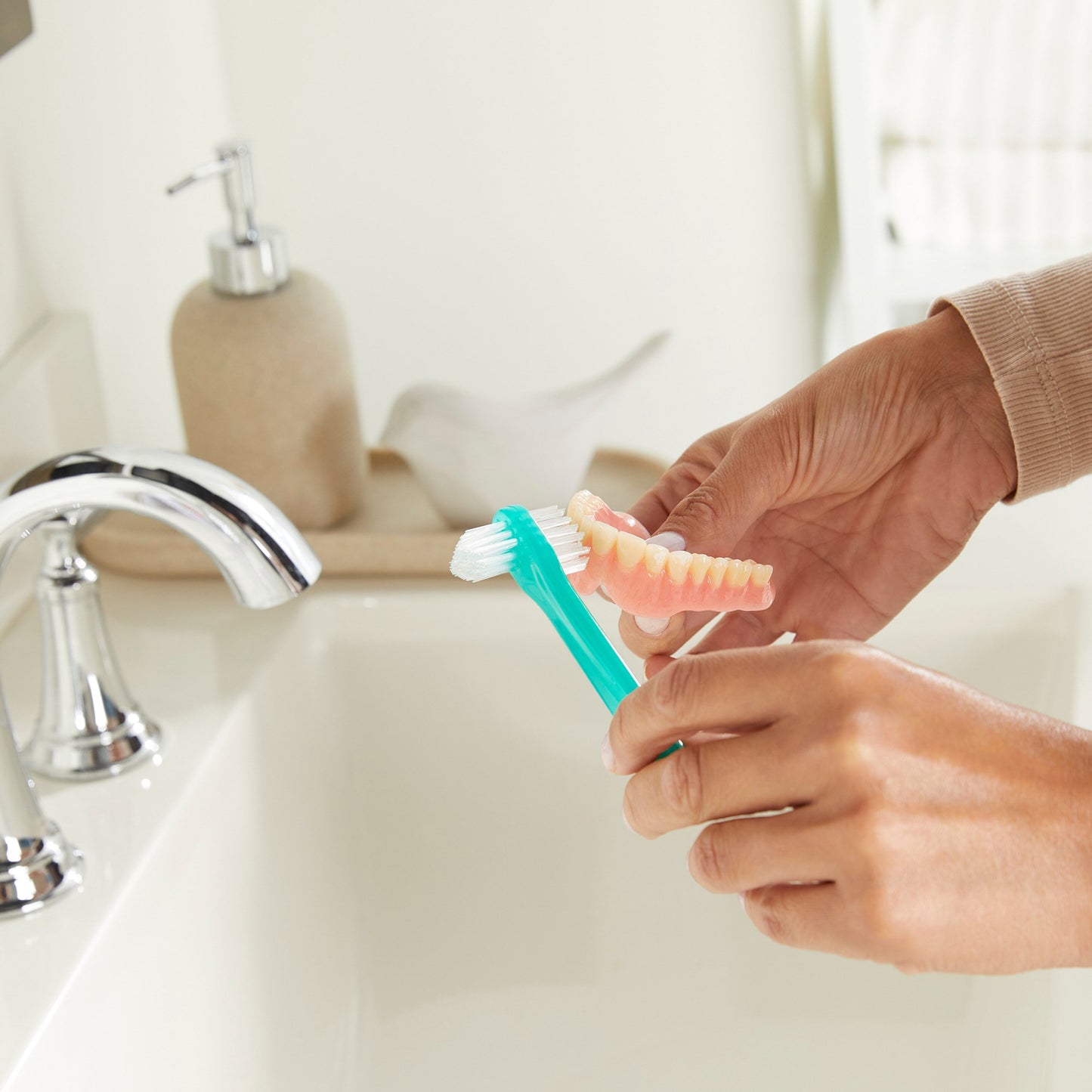 McKesson Denture Brush 16-TBDEN