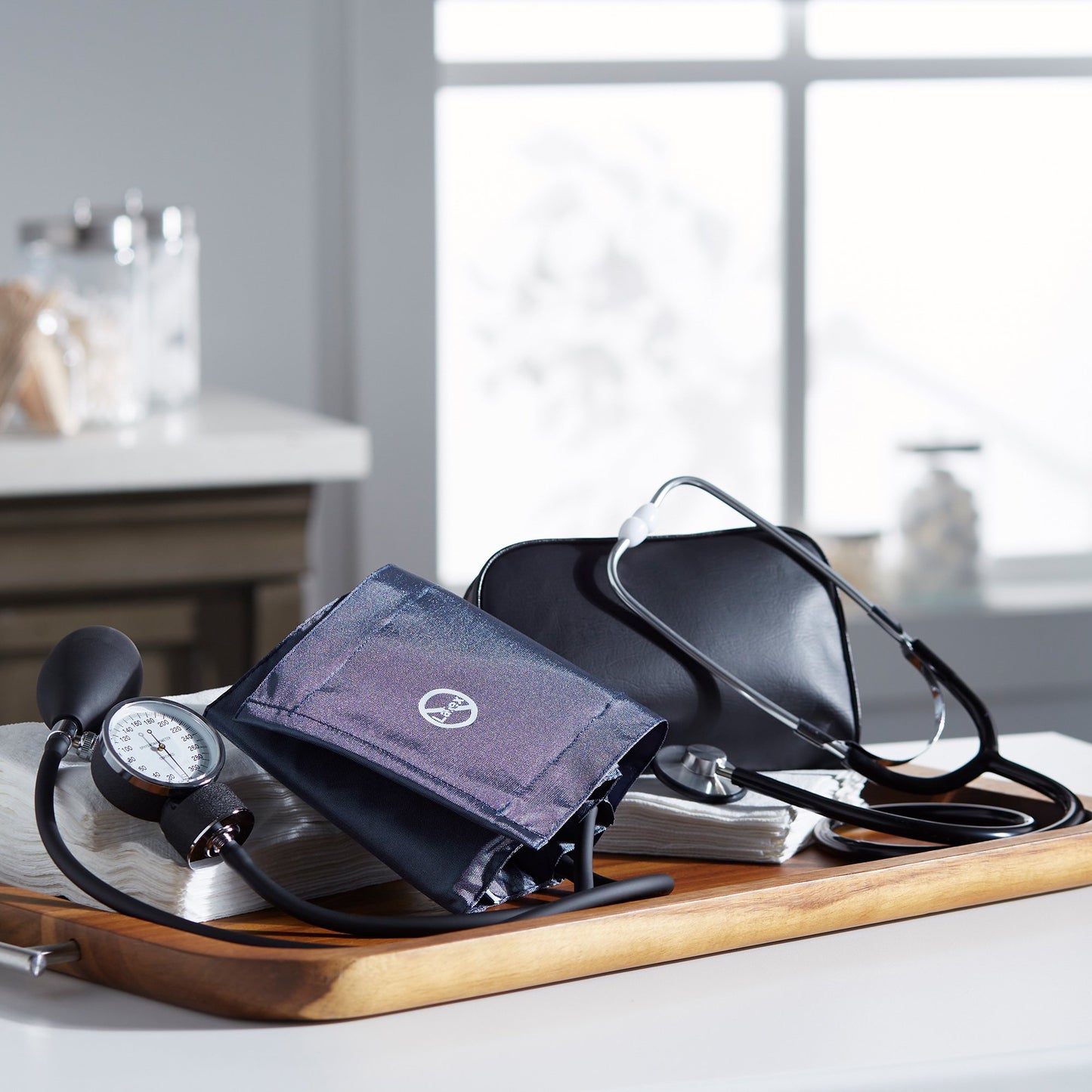 McKesson Aneroid Sphygmomanometer/Nurse Stethoscope Kit 775-660-11ANMM