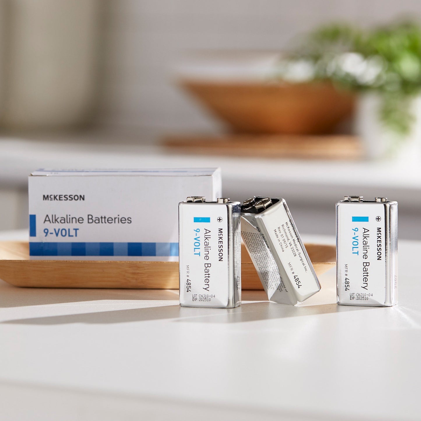 McKesson Alkaline Battery, 9V Cell 4854