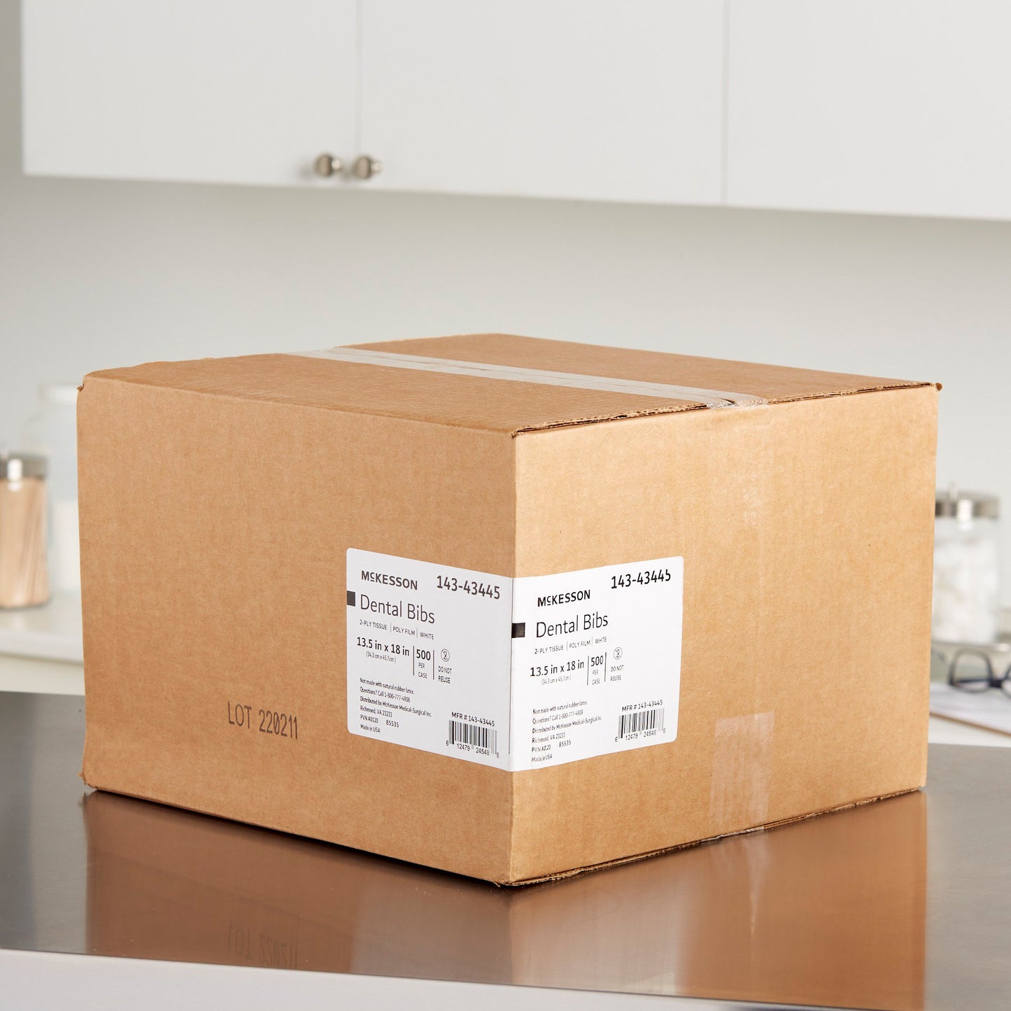 McKesson White Dental Bib, 13-1/2 x 18 Inch 143-43445