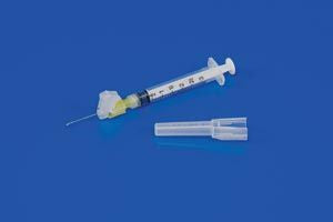 Magellan™ 1 mL 23G x 1" Hypodermic Safety Needle & Syringe Combinations - 8881811310 - Medsitis